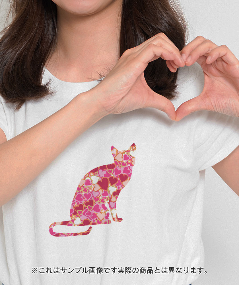 ラブリーハート猫の可愛いTシャツ
